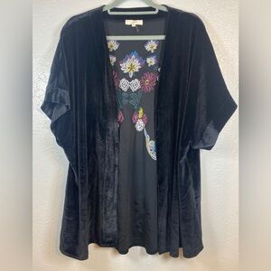 Entro Black Velvet Womens Cardigan Size Large Embroidered Kimono Floral Birds